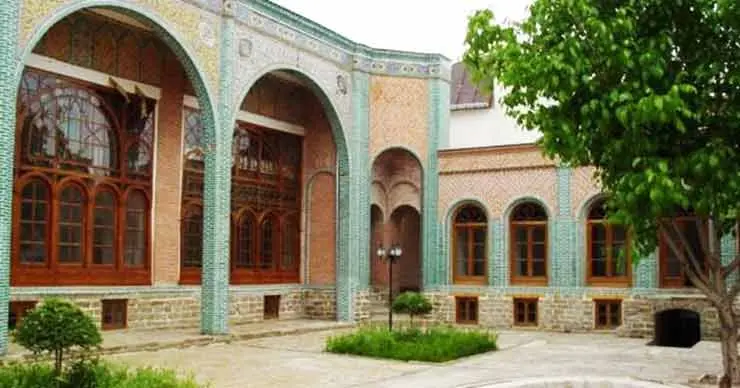 مدرشه شاهرخیه بسطام